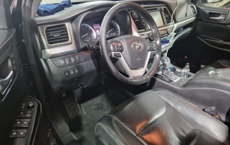 Toyota Highlander III, 2016 год, 3 400 000 рублей, 12 фотография