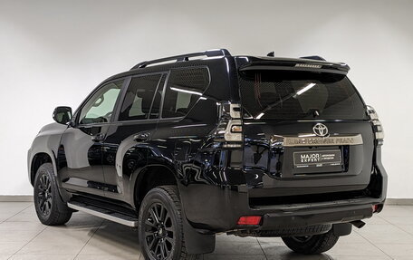 Toyota Land Cruiser Prado 150 рестайлинг 2, 2021 год, 6 650 000 рублей, 7 фотография