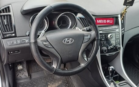 Hyundai Sonata VI, 2011 год, 1 300 000 рублей, 19 фотография