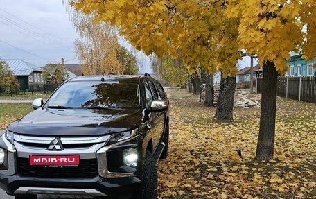 Mitsubishi L200 IV рестайлинг, 2019 год, 3 850 000 рублей, 1 фотография