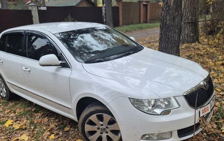 Skoda Superb III рестайлинг, 2012 год, 1 350 000 рублей, 3 фотография