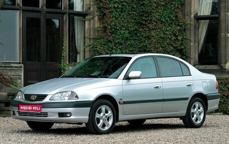 Toyota Avensis III рестайлинг, 2002 год, 400 000 рублей, 1 фотография