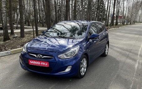 Hyundai Solaris II рестайлинг, 2011 год, 1 100 000 рублей, 1 фотография