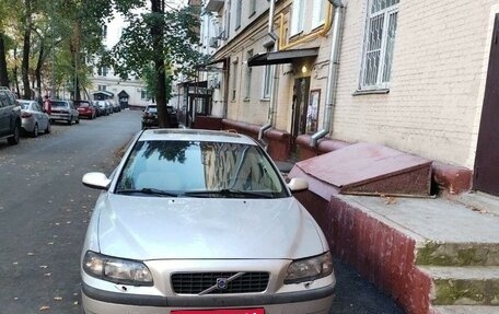 Volvo S60 III, 2001 год, 599 000 рублей, 2 фотография