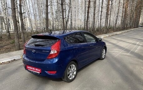 Hyundai Solaris II рестайлинг, 2011 год, 1 100 000 рублей, 4 фотография