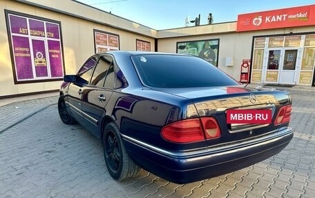 Mercedes-Benz E-Класс, 1996 год, 400 000 рублей, 6 фотография