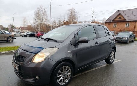 Toyota Yaris III рестайлинг, 2008 год, 630 000 рублей, 3 фотография