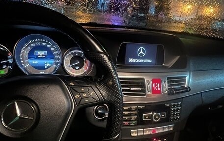 Mercedes-Benz E-Класс, 2013 год, 2 350 000 рублей, 10 фотография