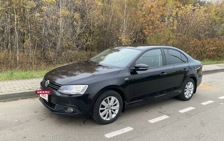 Volkswagen Jetta VI, 2013 год, 980 000 рублей, 4 фотография