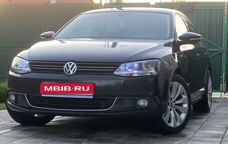 Volkswagen Jetta VI, 2013 год, 980 000 рублей, 14 фотография