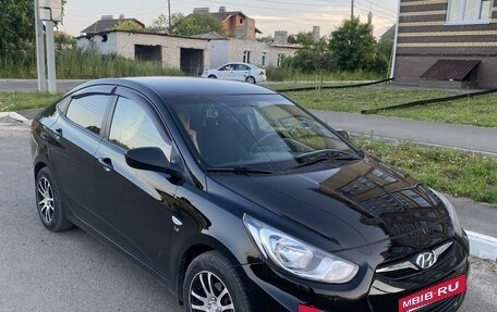 Hyundai Solaris II рестайлинг, 2012 год, 950 000 рублей, 2 фотография