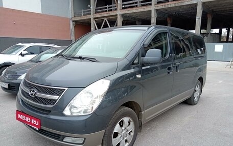 Hyundai Grand Starex Grand Starex I рестайлинг 2, 2014 год, 2 850 000 рублей, 2 фотография