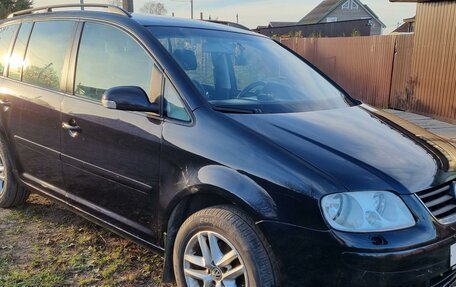 Volkswagen Touran III, 2006 год, 670 000 рублей, 2 фотография