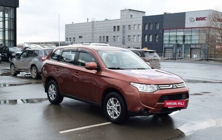 Mitsubishi Outlander III рестайлинг 3, 2013 год, 1 747 000 рублей, 2 фотография