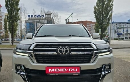 Toyota Land Cruiser 200, 2021 год, 8 500 000 рублей, 3 фотография