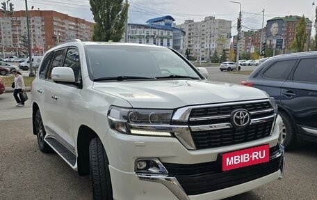 Toyota Land Cruiser 200, 2021 год, 8 500 000 рублей, 2 фотография