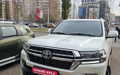 Toyota Land Cruiser 200, 2021 год, 8 500 000 рублей, 5 фотография