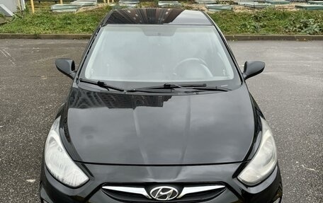 Hyundai Solaris II рестайлинг, 2011 год, 720 000 рублей, 1 фотография