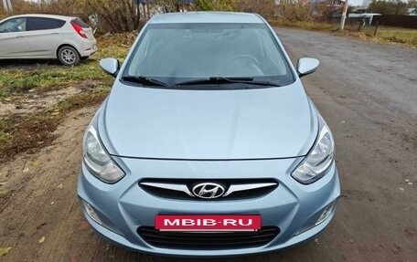 Hyundai Solaris II рестайлинг, 2012 год, 920 000 рублей, 3 фотография