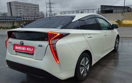 Toyota Prius IV XW50, 2016 год, 1 599 000 рублей, 3 фотография