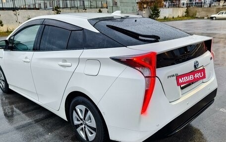 Toyota Prius IV XW50, 2016 год, 1 599 000 рублей, 4 фотография