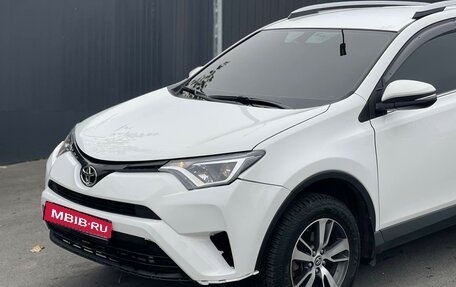 Toyota RAV4, 2017 год, 1 970 000 рублей, 14 фотография