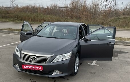 Toyota Camry, 2013 год, 2 100 000 рублей, 4 фотография