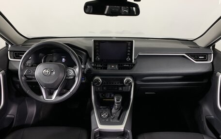 Toyota RAV4, 2021 год, 4 399 000 рублей, 13 фотография