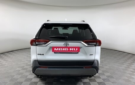 Toyota RAV4, 2021 год, 4 399 000 рублей, 6 фотография