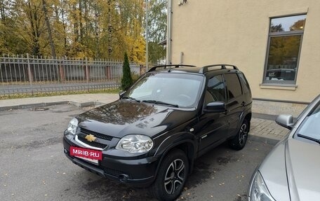 Chevrolet Niva I рестайлинг, 2015 год, 750 000 рублей, 2 фотография