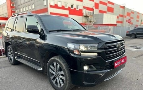 Toyota Land Cruiser 200, 2017 год, 7 699 000 рублей, 1 фотография