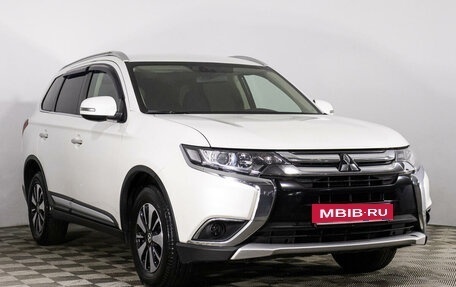 Mitsubishi Outlander III рестайлинг 3, 2018 год, 1 949 667 рублей, 3 фотография