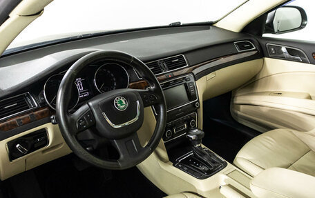 Skoda Superb III рестайлинг, 2011 год, 1 248 667 рублей, 11 фотография