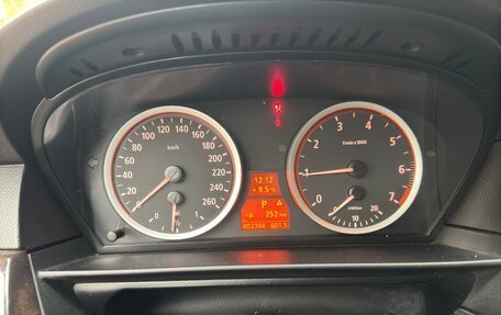 BMW 5 серия, 2004 год, 950 000 рублей, 8 фотография