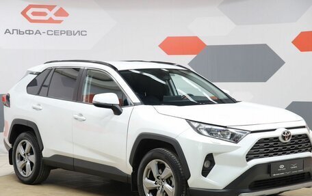 Toyota RAV4, 2021 год, 3 550 000 рублей, 3 фотография