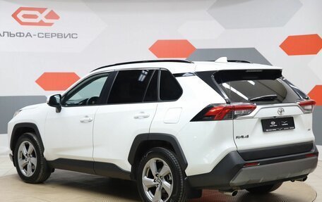 Toyota RAV4, 2021 год, 3 550 000 рублей, 7 фотография