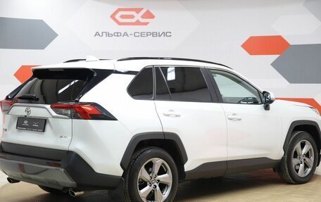 Toyota RAV4, 2021 год, 3 550 000 рублей, 5 фотография