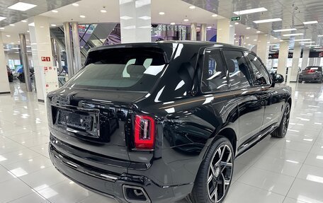 Rolls-Royce Cullinan, 2024 год, 105 000 000 рублей, 4 фотография