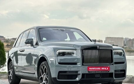 Rolls-Royce Cullinan, 2021 год, 60 000 000 рублей, 3 фотография