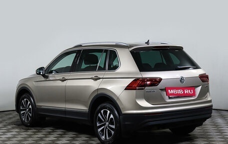 Volkswagen Tiguan II, 2019 год, 3 098 000 рублей, 7 фотография