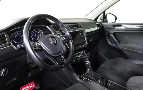 Volkswagen Tiguan II, 2019 год, 3 098 000 рублей, 16 фотография