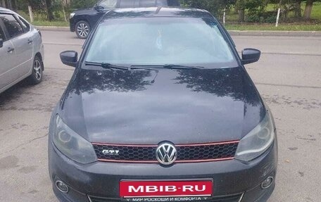 Volkswagen Polo VI (EU Market), 2011 год, 600 000 рублей, 2 фотография