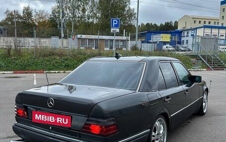 Mercedes-Benz E-Класс, 1992 год, 460 000 рублей, 2 фотография