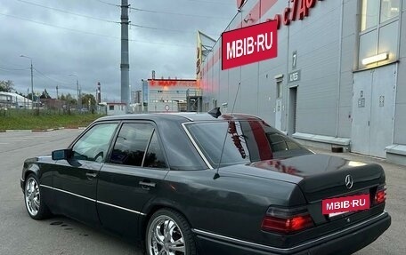 Mercedes-Benz E-Класс, 1992 год, 460 000 рублей, 3 фотография