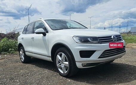 Volkswagen Touareg III, 2015 год, 3 200 000 рублей, 2 фотография