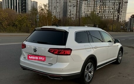 Volkswagen Passat B8 рестайлинг, 2019 год, 3 350 000 рублей, 11 фотография