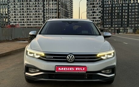 Volkswagen Passat B8 рестайлинг, 2019 год, 3 350 000 рублей, 2 фотография