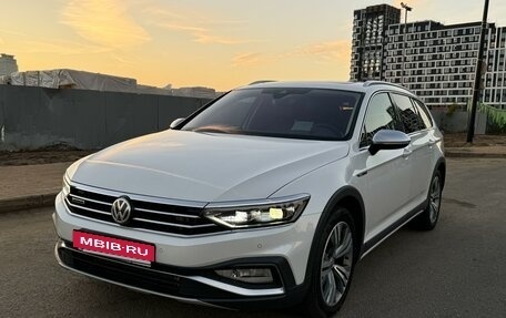 Volkswagen Passat B8 рестайлинг, 2019 год, 3 350 000 рублей, 13 фотография