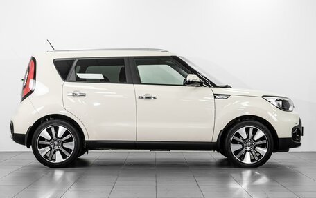 KIA Soul II рестайлинг, 2017 год, 1 899 000 рублей, 5 фотография