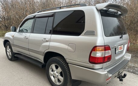 Toyota Land Cruiser 100 рестайлинг 2, 2006 год, 2 390 000 рублей, 6 фотография